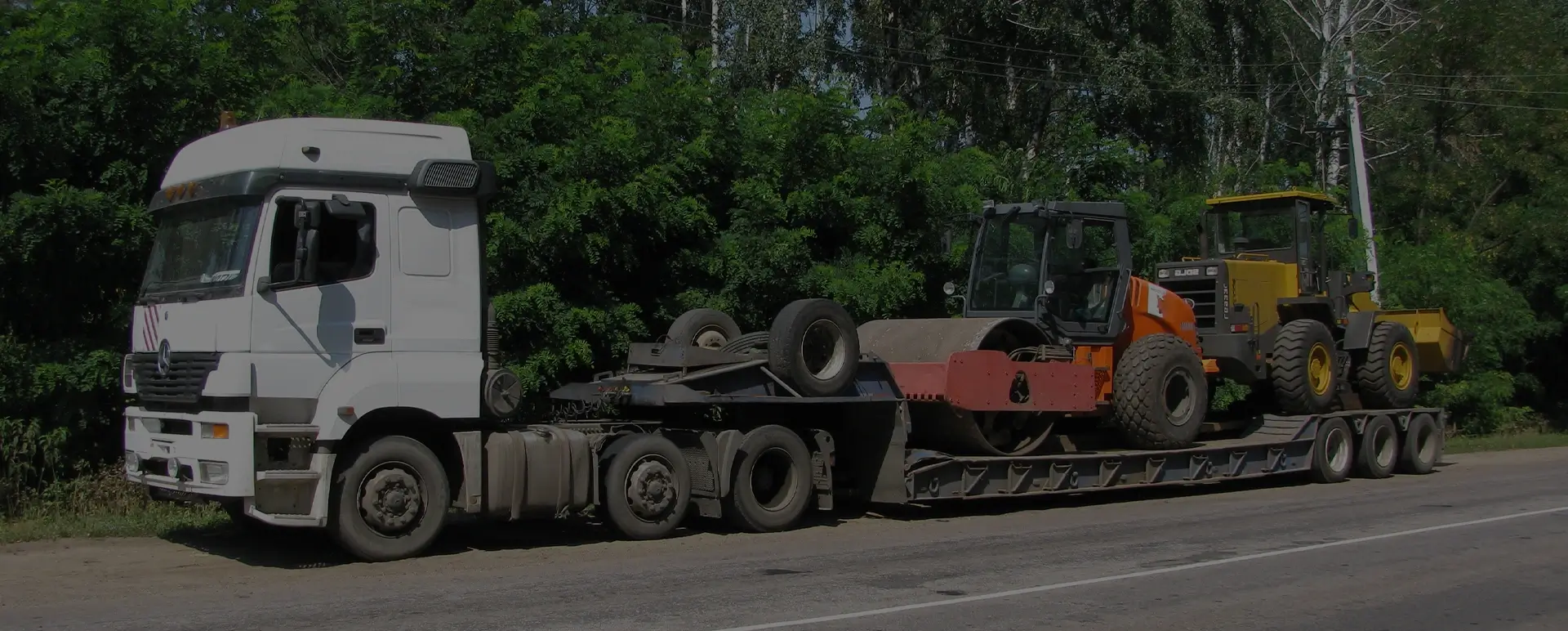 Автотранспорт для особых перевозок стройматериалов и спецтехники  в городе Челябинск (Уральский округ - Челябинская область) по территории РФ и СНГ